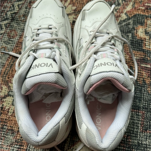 Womens vionic walking sneakers - Picture 3 of 3